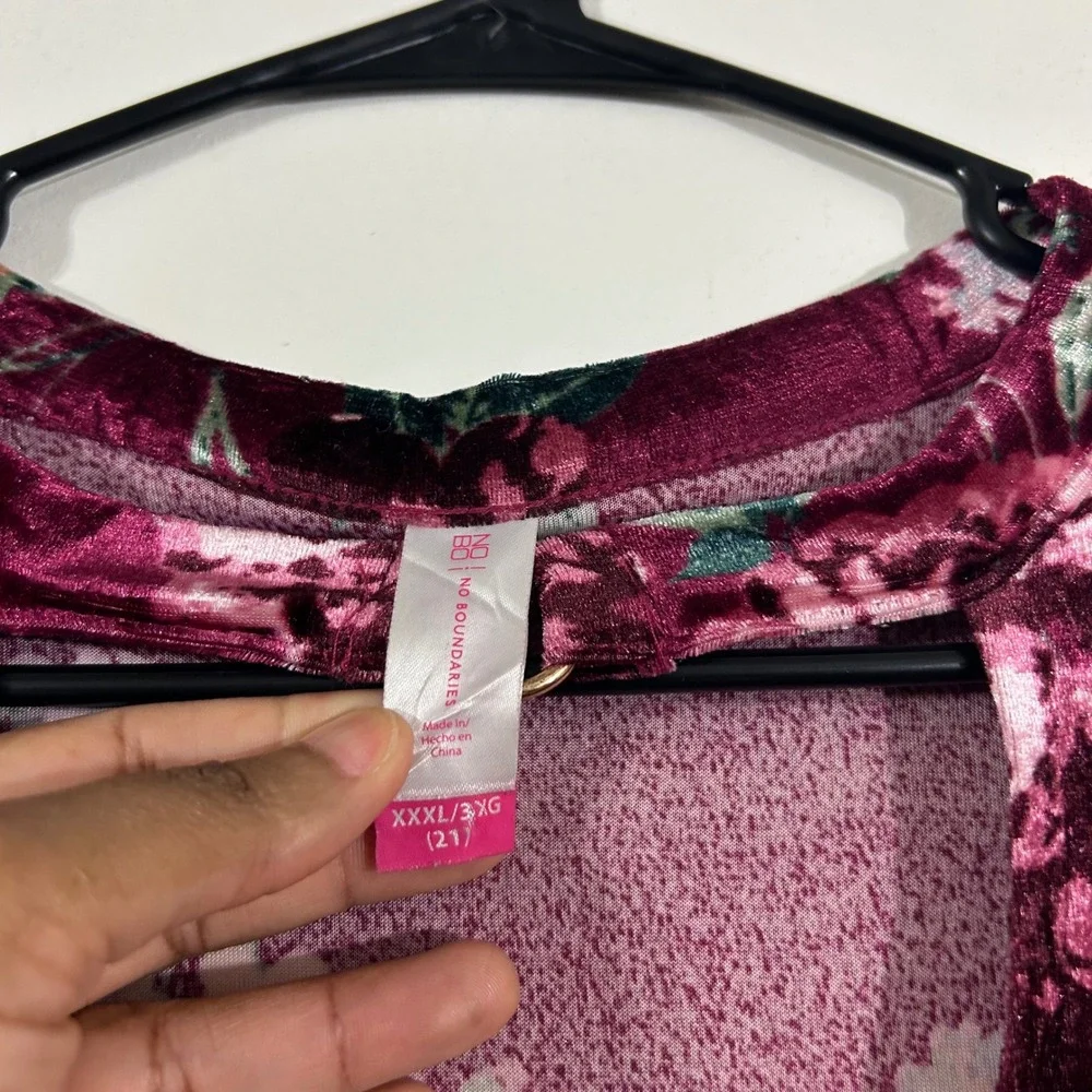No Boundaries Burgundy Floral Velvet Long Sleeve Top XXXL/3XG Cut Out - Picture 2 of 13